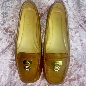Gently worn Michael Khors size 6 loafers